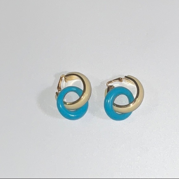 Avon Hoop Clip On Earrings Gold-Tone Metal Ivory and Blue Hoops Vintage - Picture 2 of 8